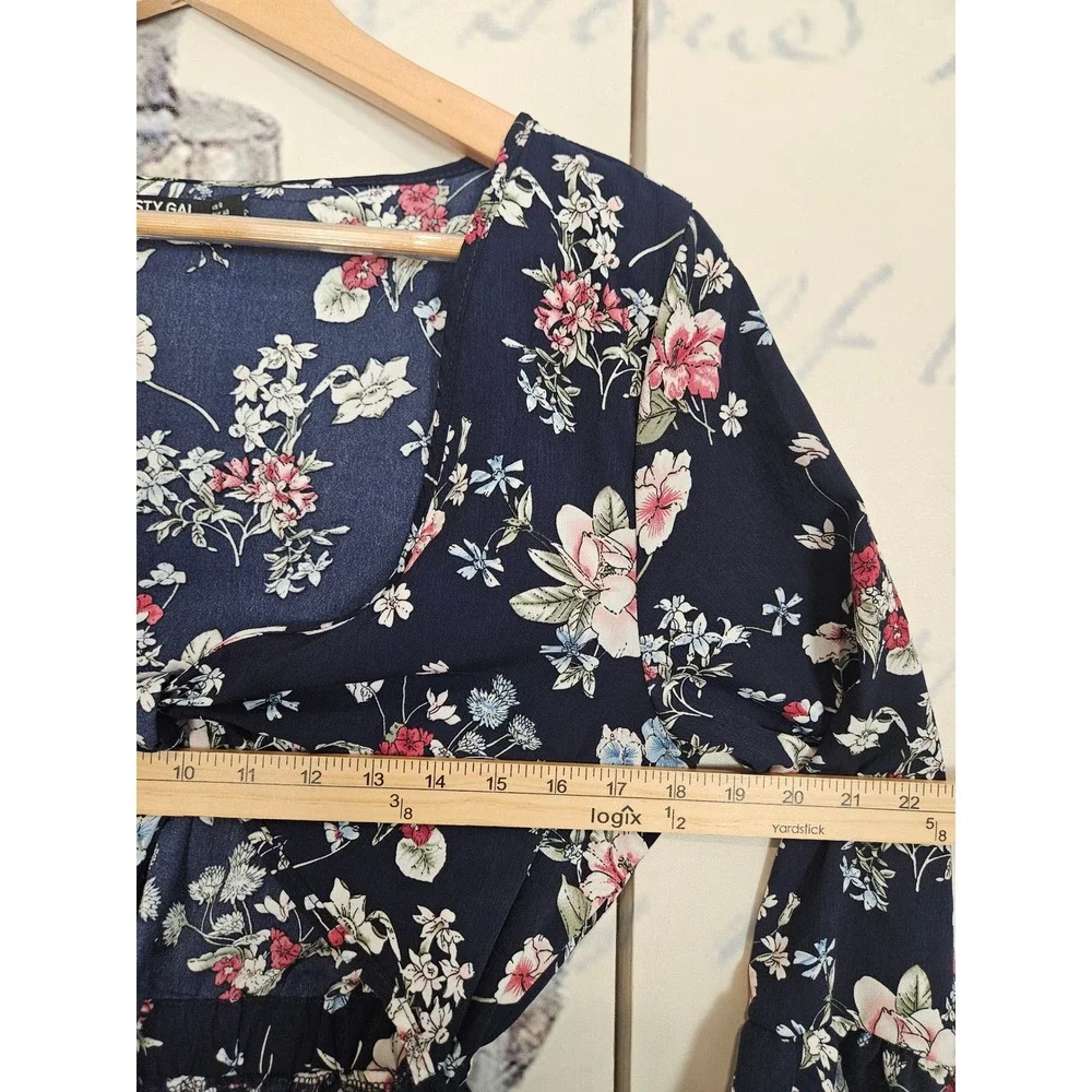 Nasty Gal Navy Floral Tie Front Romper 3/4 Bell Sleeve Ruffle Hem Womens Size 8 - Picture 6 of 9